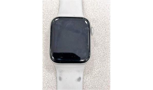 smartwatch APPLE, Iwatch series4, werking niet gekend, mogelijks Icloud locked